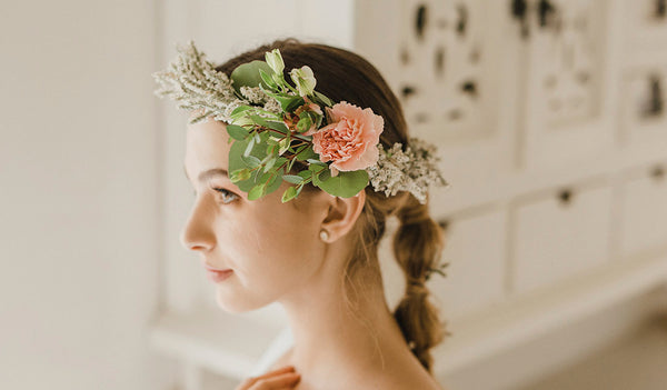 Beautiful flowers for a bridal crown